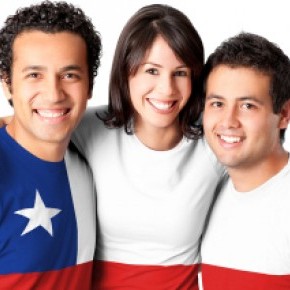 Javier, Cecilia und Manuel sind loyale Anhänger der chilenischen Fußballmannschaft und bereit für den World Cup in Brasilien 2014