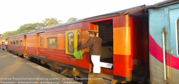 Train - Travel souvenir by Tourismembassy
